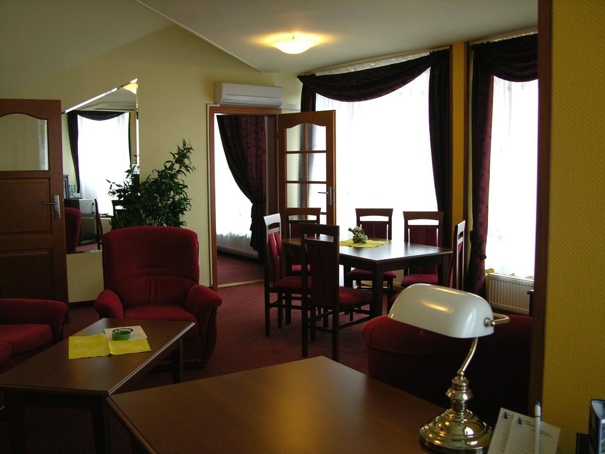 Hotel Jaskolka Ustron Bagian luar foto