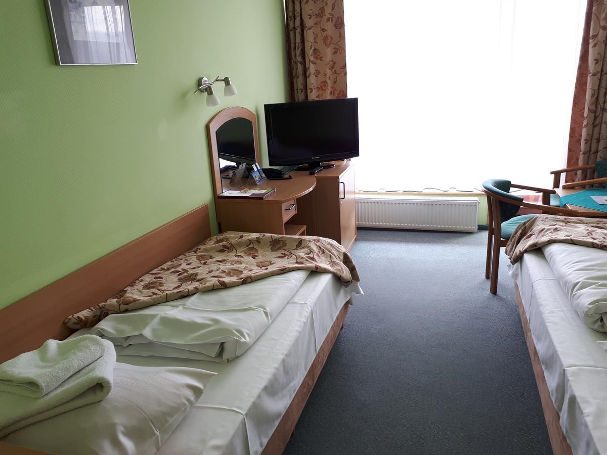 Hotel Jaskolka Ustron Bagian luar foto