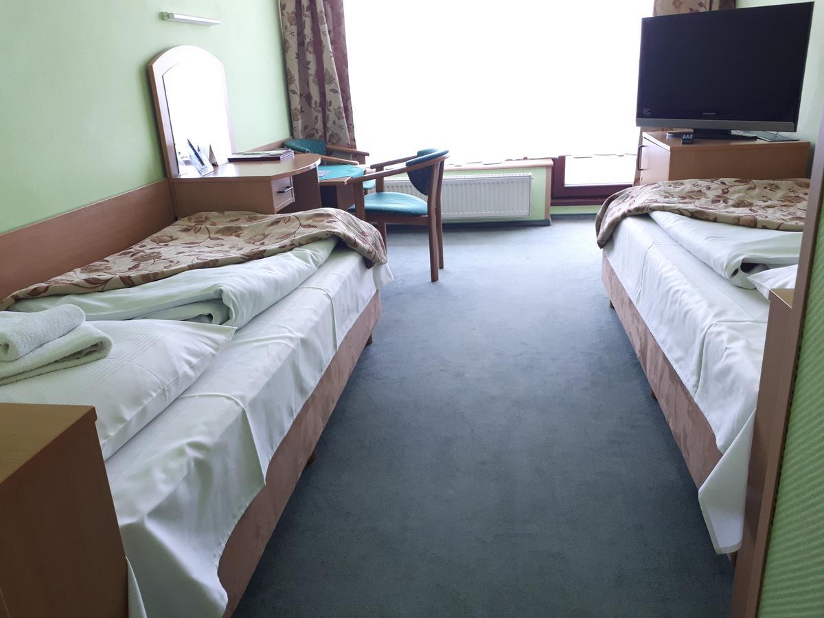 Hotel Jaskolka Ustron Bagian luar foto