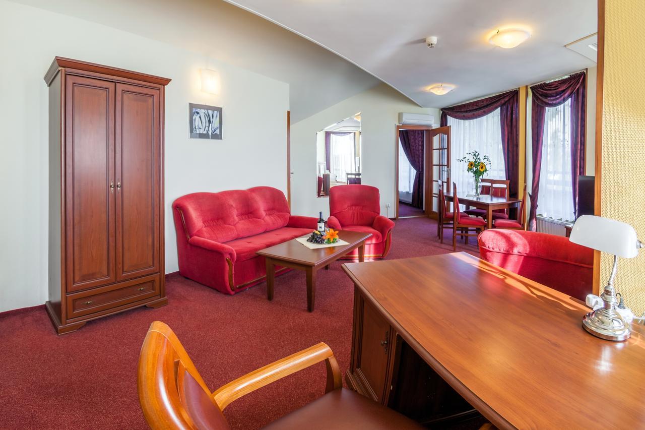 Hotel Jaskolka Ustron Bagian luar foto