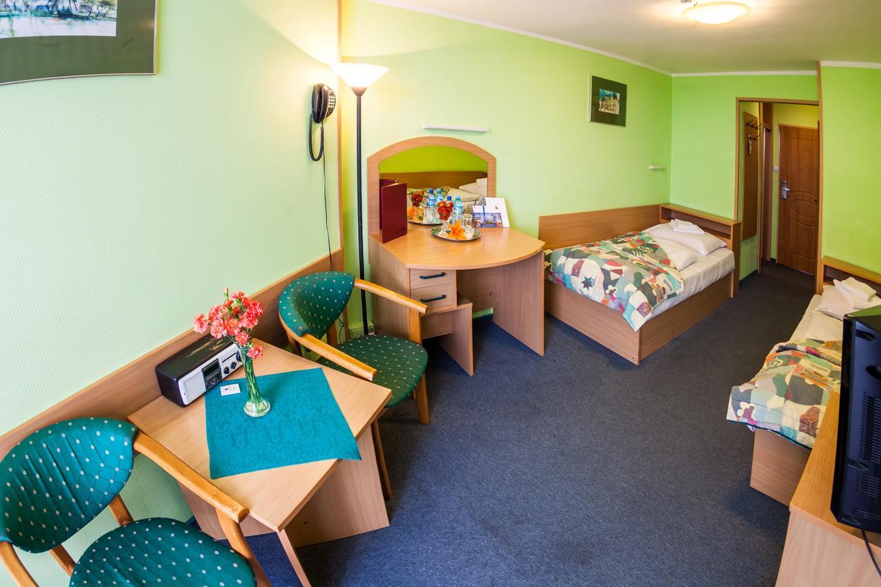 Hotel Jaskolka Ustron Bagian luar foto