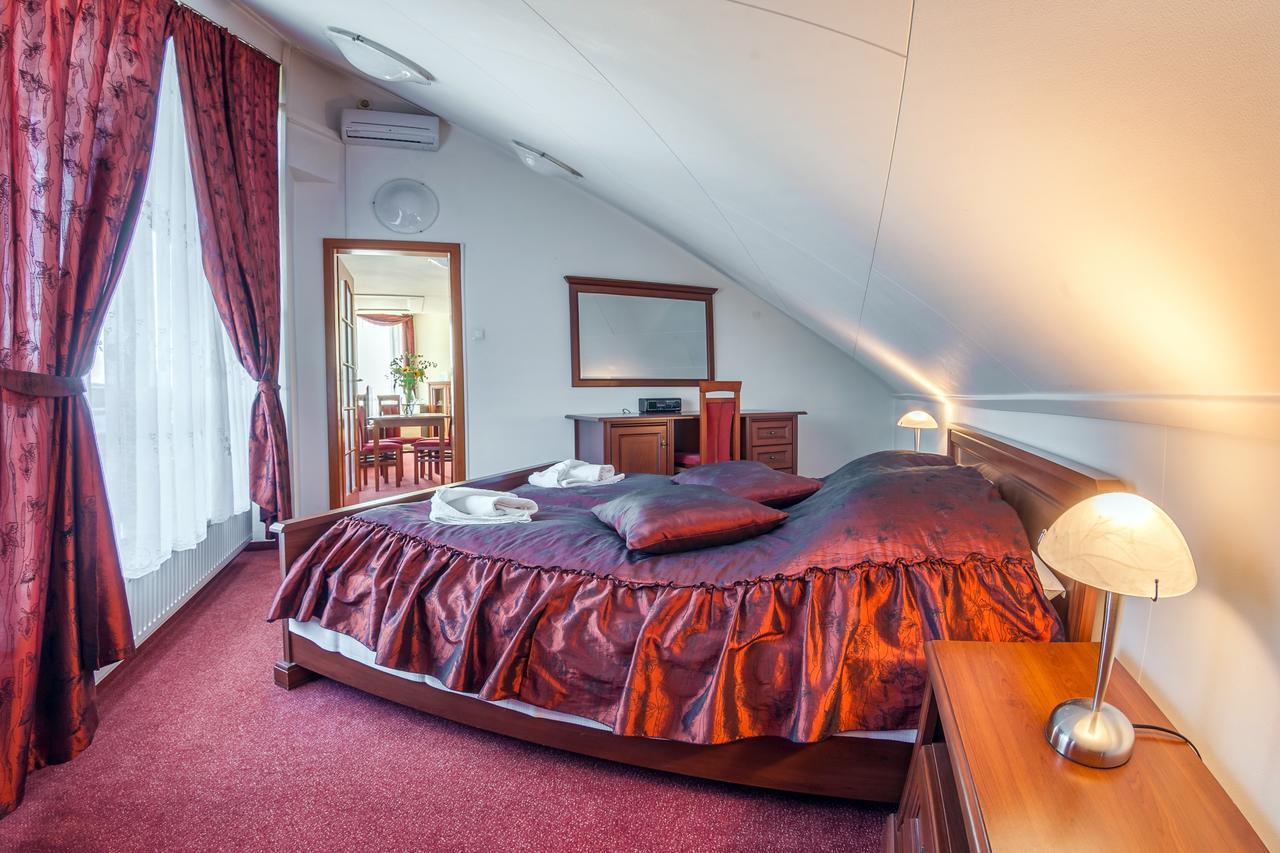 Hotel Jaskolka Ustron Bagian luar foto