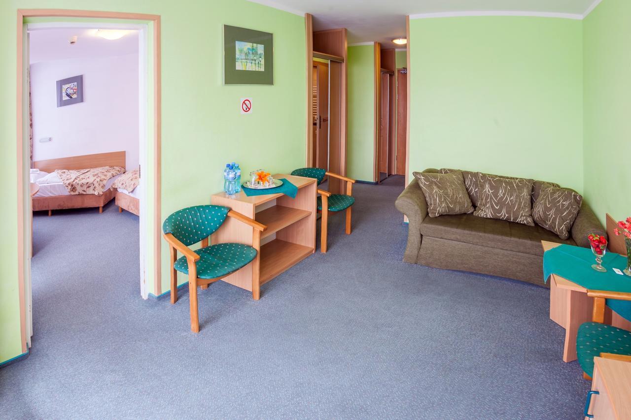 Hotel Jaskolka Ustron Bagian luar foto