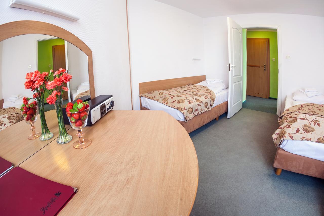 Hotel Jaskolka Ustron Bagian luar foto
