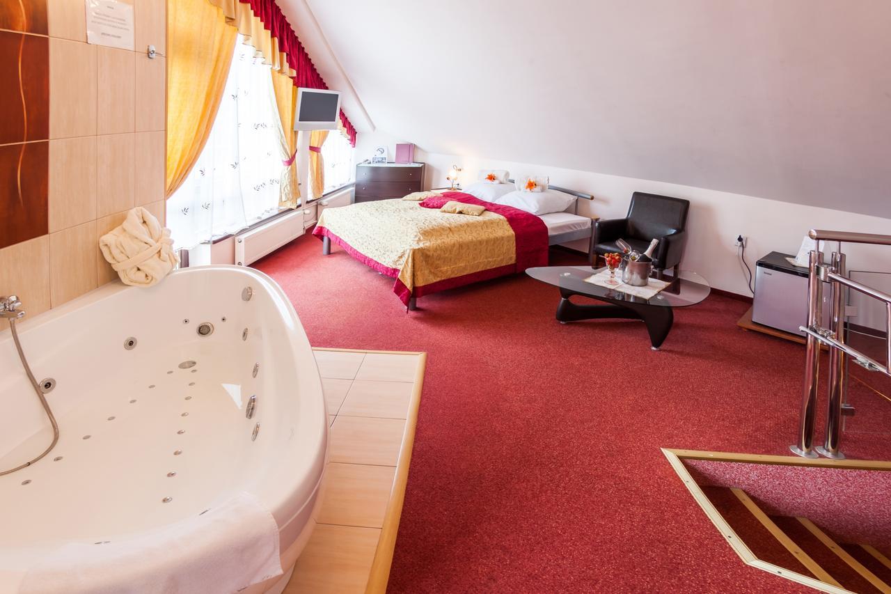 Hotel Jaskolka Ustron Bagian luar foto