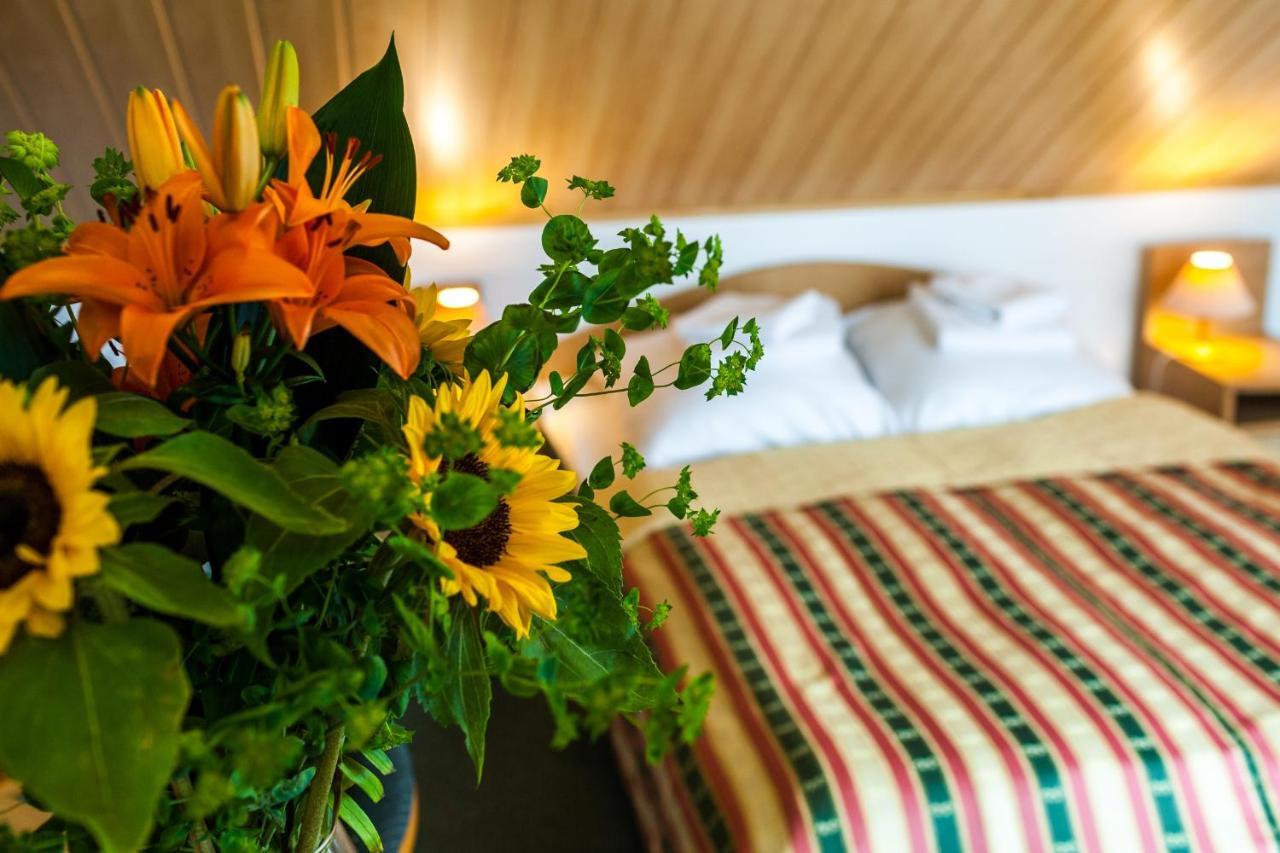 Hotel Jaskolka Ustron Bagian luar foto